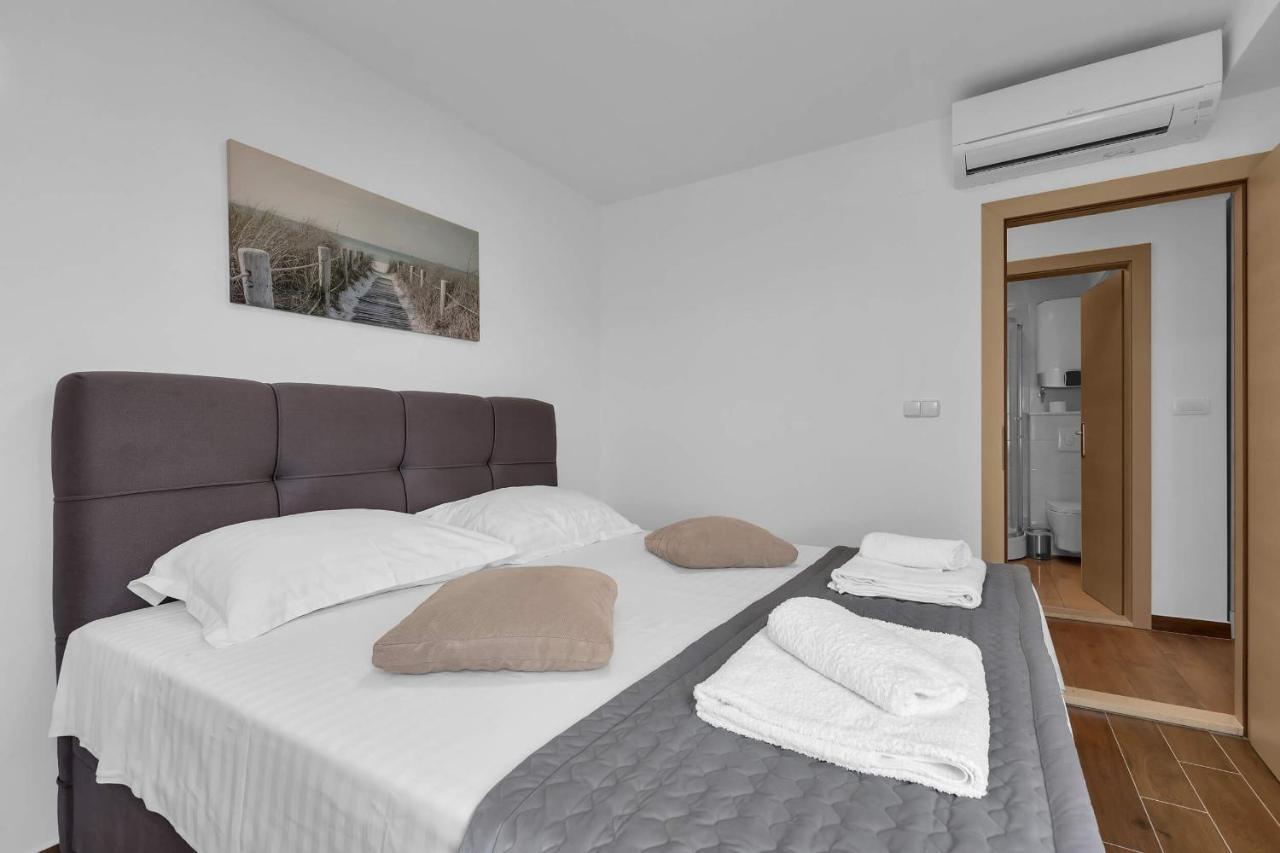 Ivan Sea View Apartment Makarska Esterno foto